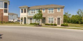 Linden Square Gallery 10