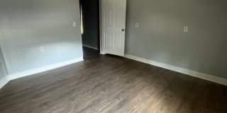 Newly renovated 2/1 in Portland! Gallery 7