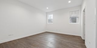 1952 W Ohio Street Gallery 17