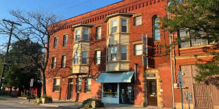 1985 West 28th Street Gallery 1