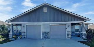 Charming 3-Bed, 2-Bath Home in Blue Springs Gallery 1