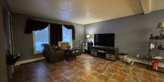 4 Bedroom, 2 Bath, 1 Car Garage home in the middle of town. Gallery 7