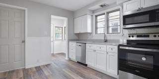 Spacious 3 Bed, 2 Bath in Newark - Move-In Ready Gallery 8