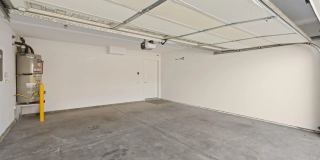 2483 Oxford Ave Gallery 32