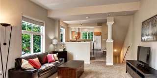 Bellevue Townhouse!!! Gallery 7