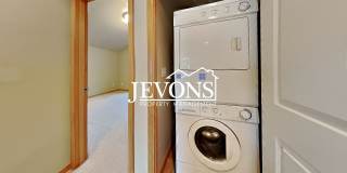 Charming two-story condo with two master suites - Pet Friendly! Gallery 24