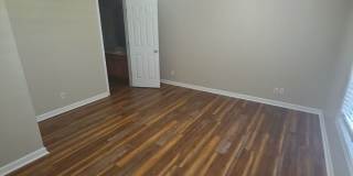 Spacious 4-Bedroom Pet-Friendly Home with Garage and Hardwood Floors Gallery 7