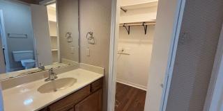 SPACIOUS COZY TOWNHOME IN GATED COMMUNITY Gallery 19