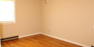 330 Kingsman Drive Gallery 10