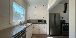 Charming Home on Cul-de-Sac w/Jacuzzi, Fireplace, Garage || Minutes from Downtown Napa! Gallery 12
