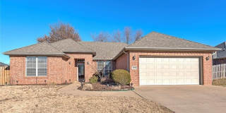 3236  W Westbury  ST Gallery 1