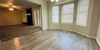 3 Bed 2 Bath Home! PLUS HUGE GARAGE CONVERSION ROOM! Gallery 11