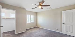 Clean and Comfortable 3 bed 2 bath with loft! Gallery 18
