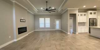 Stunning Southside Home w/ Solar Panels! Gallery 4