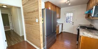 3-Bedroom, 1-Bathroom Home with Large Yard & Garage in South San Francisco Gallery 5