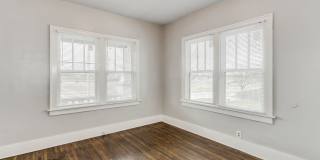 College Hill Bungalow with 1 Car Garage! Gallery 10
