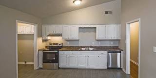 NEWLY UPDATED Mid-Century Mod home with 2 beds, 2 baths. Gallery 8