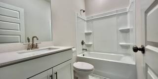 5 Bed, 3.5 Bath Home w/ 2 Car Garage in Harvest Point Gallery 17