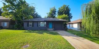 Beautiful 2 bed/1bath in the Village Gallery 1