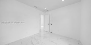 2468 NW 21st St Gallery 21