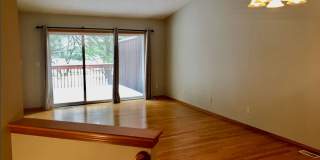 2 Bed / 2 Bath Condo with Garage – Clements Mill Village (Forest Hills District) Gallery 3