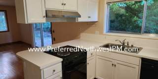 Beautiful 3 Bedroom Home in Southeast Eugene Gallery 7