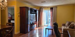 Walk-in closet, private balcony, central AC, and in-unit LAUNDRY! Gallery 1