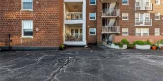 5510 Waterman Boulevard Gallery 41