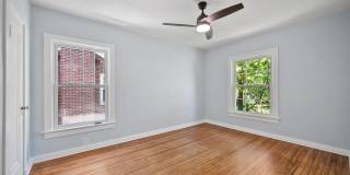 Beautiful 3BR house- perfect roommate set up! 1/2 price security deposit with qualified application Gallery 31
