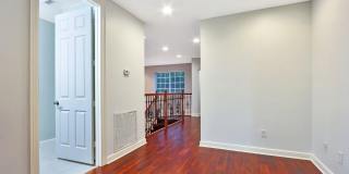 1904 Flower Drive Gallery 33