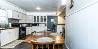 Cute midcentury modern home in central Lubbock! Gallery 13