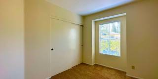 Lovely Spacious Eastlake Condo Gallery 16