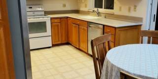 3bd/1.5ba Renton Home Gallery 5