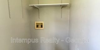 633 White St Gallery 12