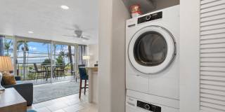 Full Ocean View, Fully Furnished Condo |Across from Surf Beach|Pool |Renovated |Heart of Kihei Gallery 30