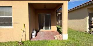 2221 NE 37th Ter Gallery 20