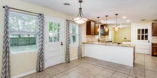 4 bedroom home in Cordova Park Gallery 10