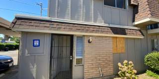 * Price Reduction * $1600/month Spacious Townhome Gallery 3