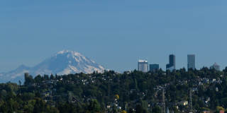 Stunning Ballard Townhome with Rooftop Deck, Views & Parking! Gallery 21