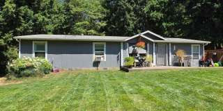 Spacious 3BR Rambler with Large Shop & Office! Gallery 1