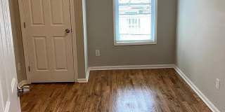 Room in 4 Bedroom Home at Mayson Turner Rd NW Gallery 9