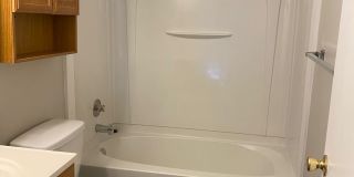 Avon -Townhouse 2 bedrooms 1.5 Baths Gallery 10