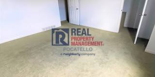MOVE IN SPECIAL - 2 Bed 1.5 Bath Town Home - 1 Car garage Gallery 16