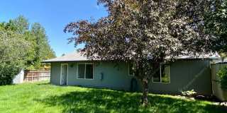 3BR single-level rancher in SE Bend with large fully-fenced backyard Gallery 31