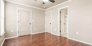 10001 Panther Way Gallery 12