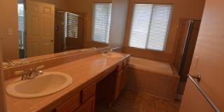 4 Bedroom 2.5 Bathroom in SW Visalia!! Gallery 10