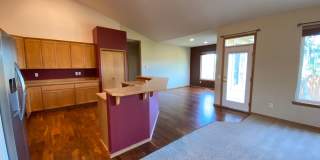Large 3 Bed Home with Office, Fenced Yard, and Lawn Service! Gallery 10
