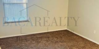 3BR 2BA Duplex with 2 Car garage Gallery 10