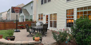 Room in 7 Bedroom Home at Arbor Vista Dr Gallery 6
