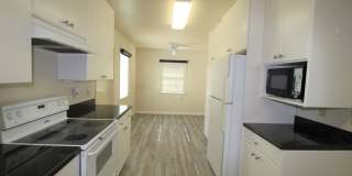 Quaint Home in Desirable Midtown Neighborhood! Gallery 12